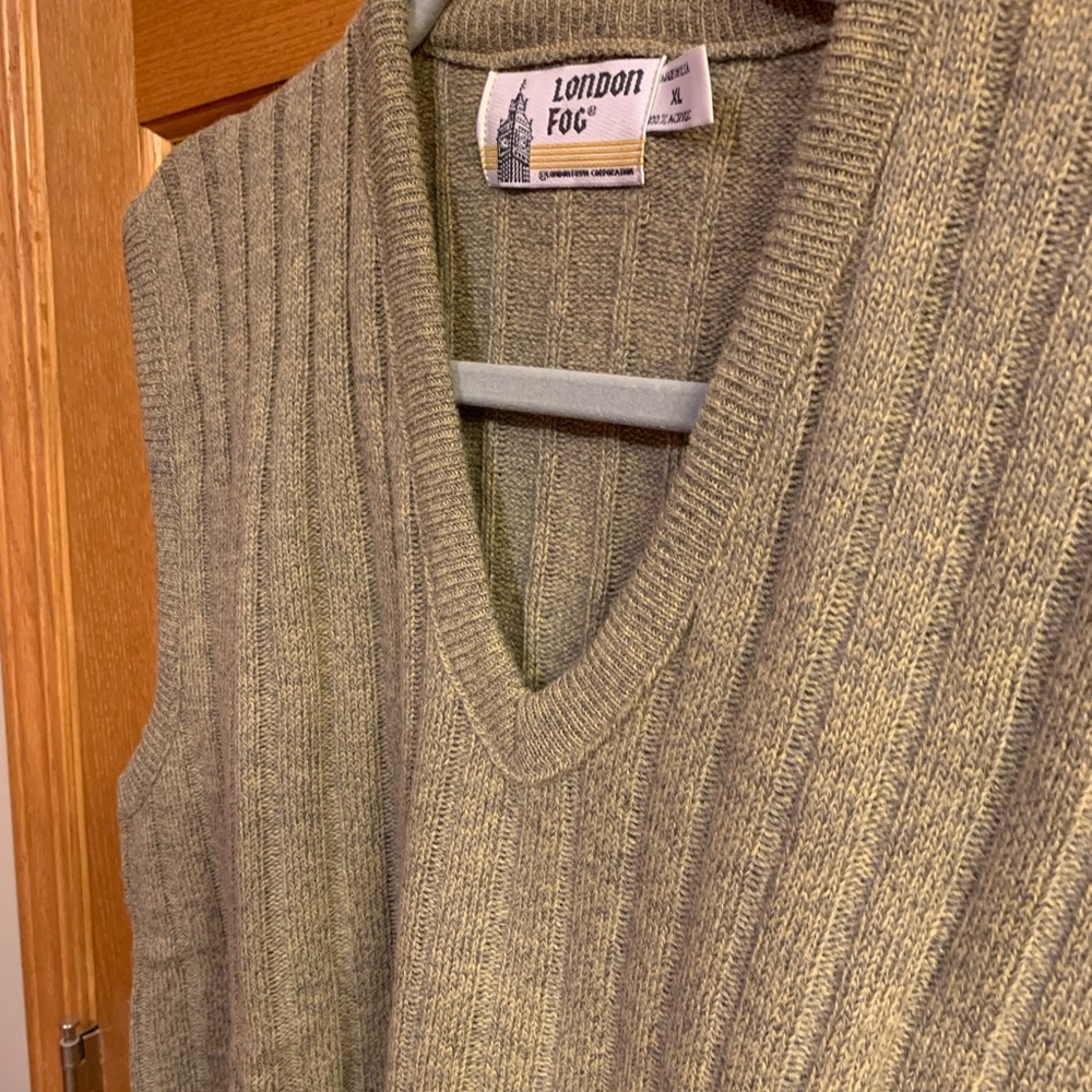 Men’s sweater vest